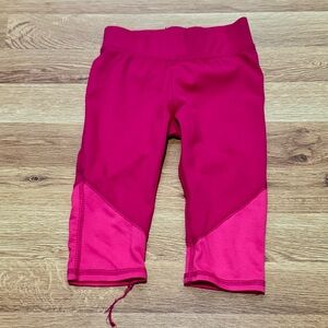 Cat & Jack Hot Pink Colorblock Capri Leggings, size 3T